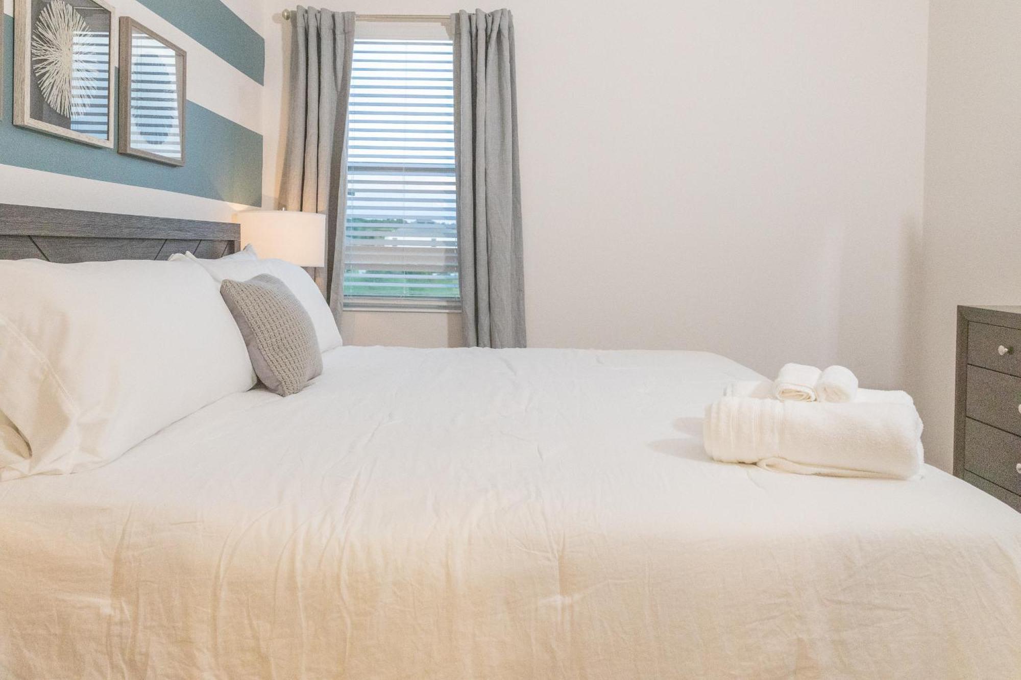 Waterfront Brand New Modern Luxury 8 Bedroom Pool House! Sleeps 16 Kissimmee Exteriér fotografie