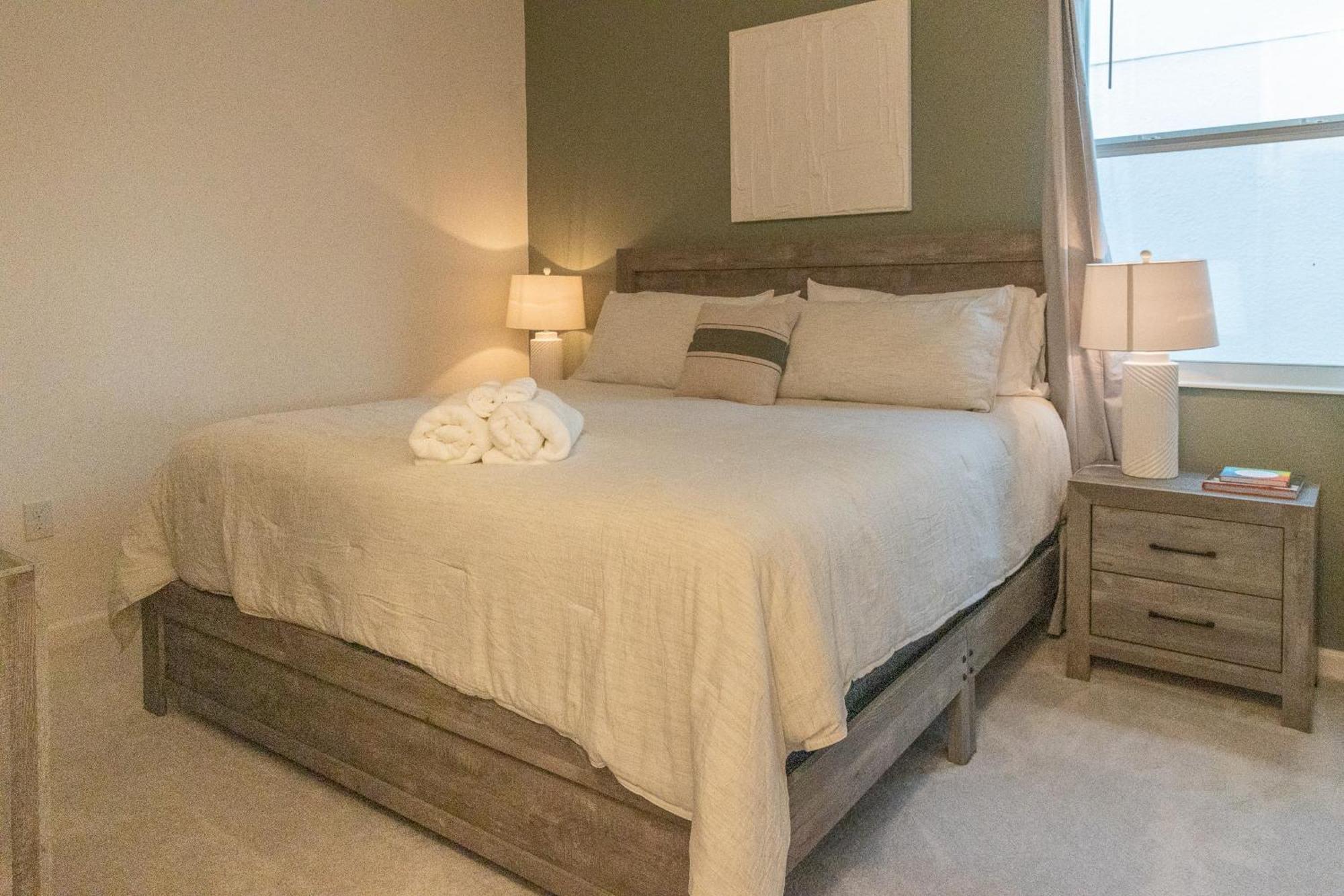 Waterfront Brand New Modern Luxury 8 Bedroom Pool House! Sleeps 16 Kissimmee Exteriér fotografie